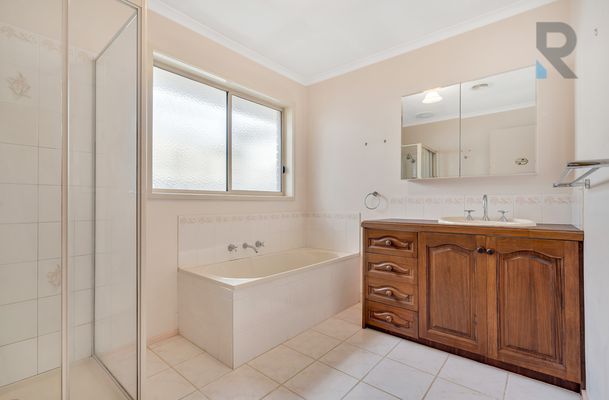 34 Woking Street, Craigieburn