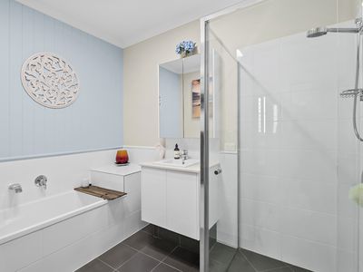 27 Comanche Street, Newport