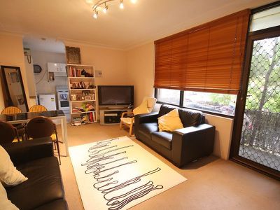 13 / 1 Gray Cresent, Eastlakes