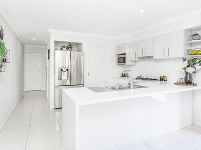 2 / 3 Banksia Avenue, Albion Park Rail