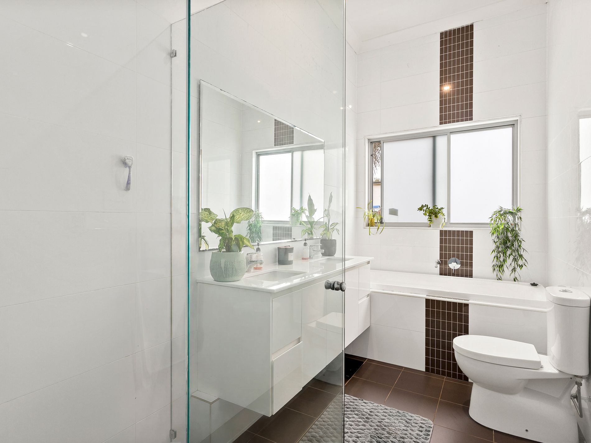 2 / 1 Backhouse Road, Lake Heights