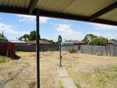 6 Felstead Avenue, Horsham