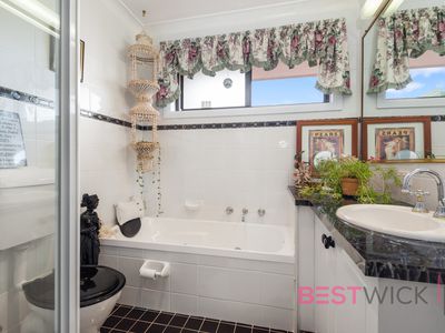 15 Beavis Place, Llanarth