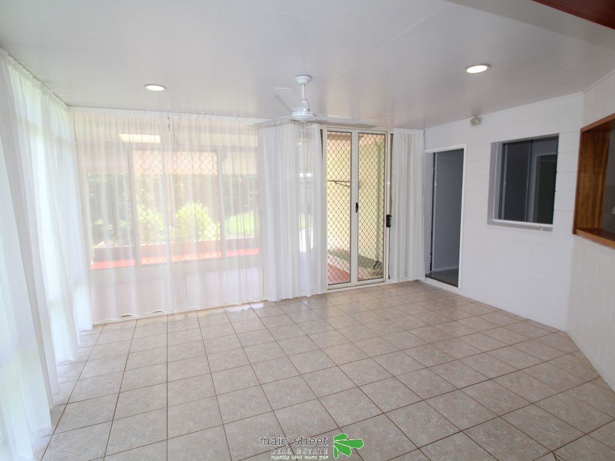 4 Paula Close, Atherton
