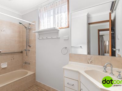 7 / 2 Evans Road, Canton Beach