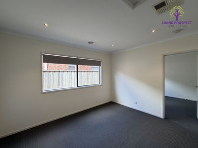 10 Spencer Street, Point Cook