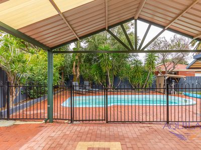 27 Dagmar Way, Swan View
