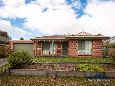 64 Lakeview Drive, Narre Warren South
