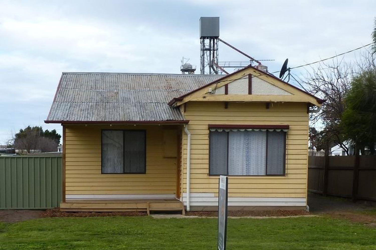 1 Bradman Street, Horsham