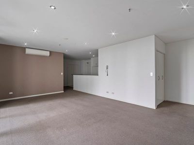 303 / 1-3 Aqua Street, Southport