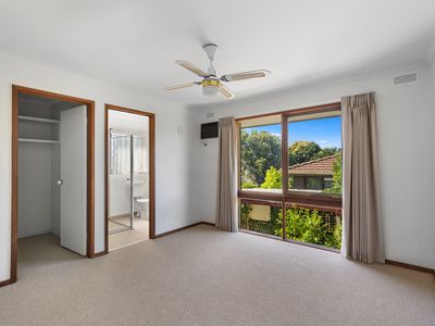 12 HANLEY CRESCENT, Seymour