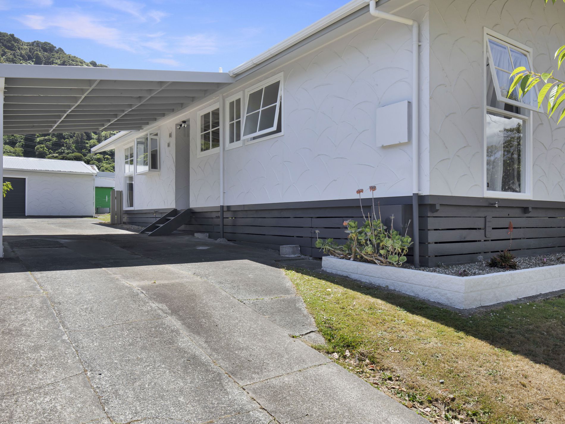 186 California Drive, Totara Park