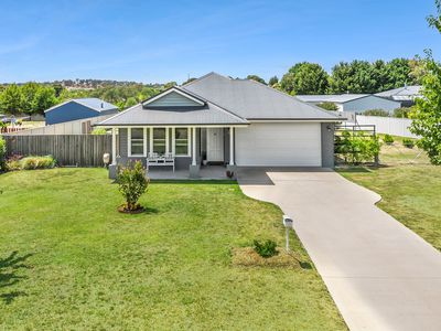 12 Tait Street, Crookwell