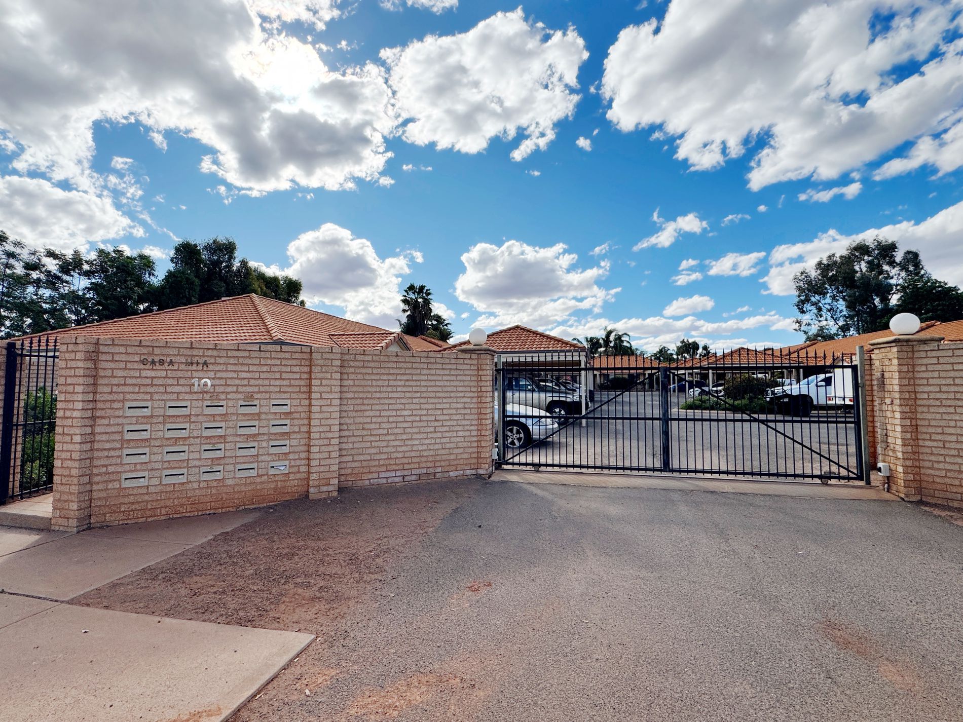 12 / 10 Great Eastern Highway, Somerville