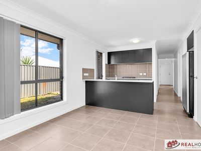 4 Treeview Place, Glenmore Park