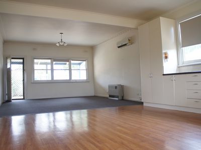 15 Alexander Avenue, Horsham