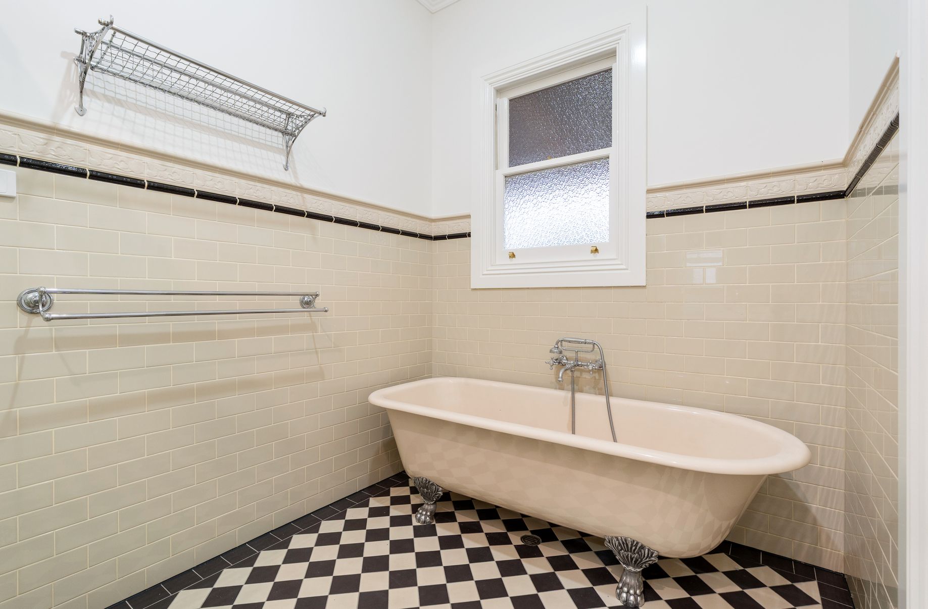 8 Arbroath Court, Greenvale