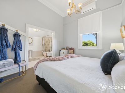 1-3 Bank Street, Avenel