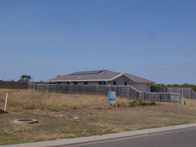 5 Whipbird Court, Woodgate