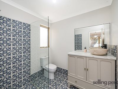 28 Haring Green, Atwell