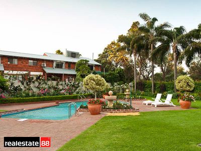 10W / 16 Kings Park Avenue, Crawley