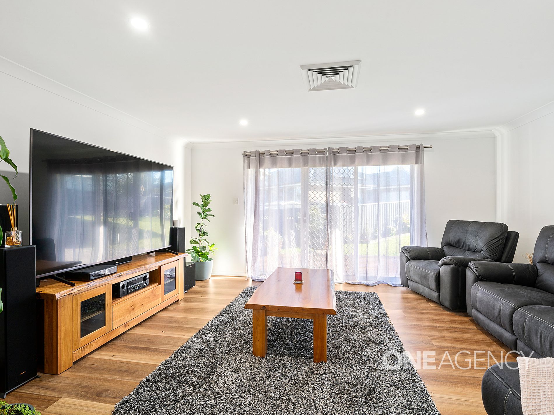 4 Graham Avenue, St Georges Basin