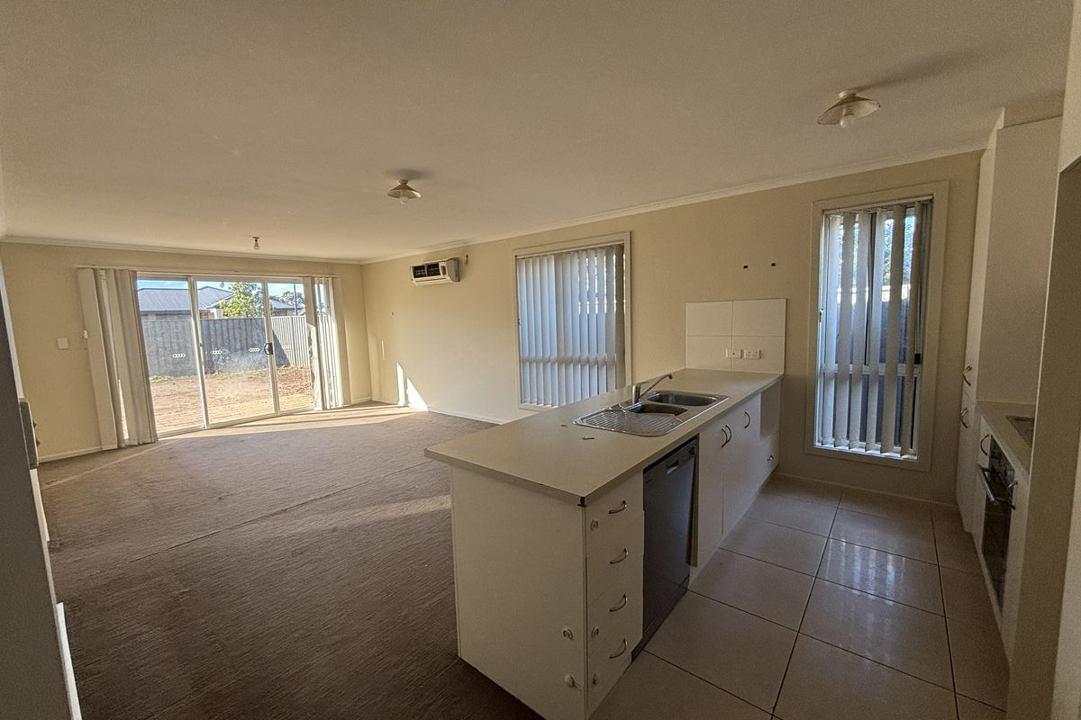 6 Foster Road, Andrews Farm