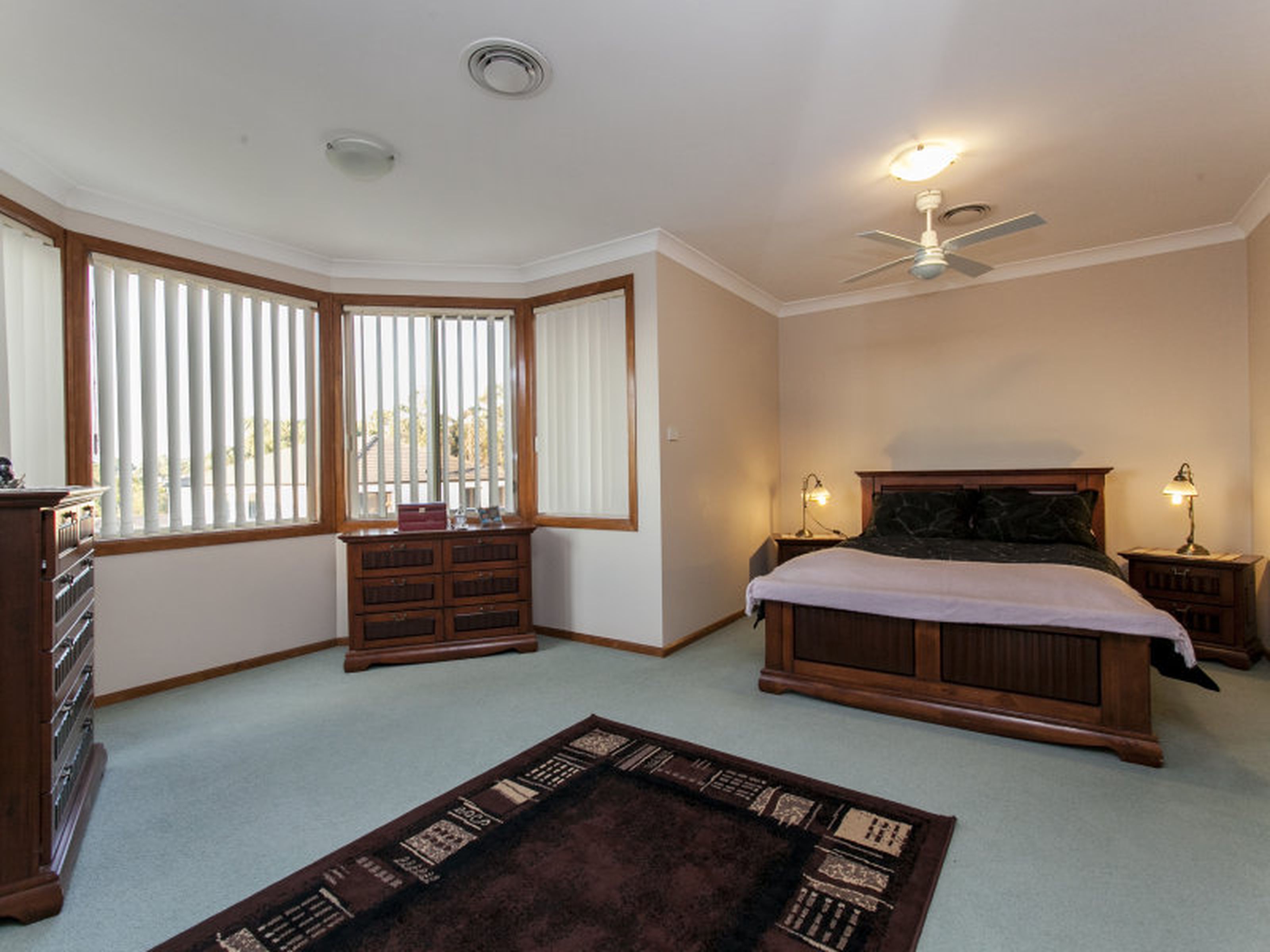 162 Ridgetop Drive, GLENMORE PARK