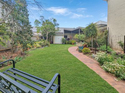 33 Broughton Avenue, Tullimbar