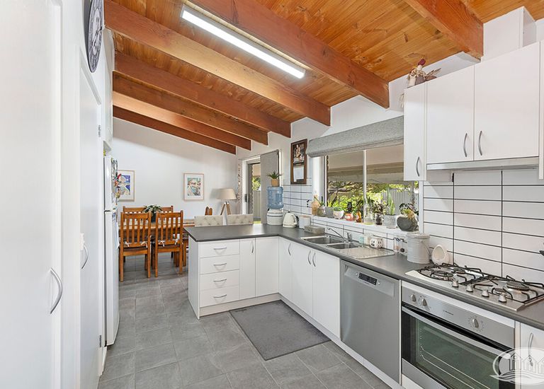 28 Tamora Crescent, Portland