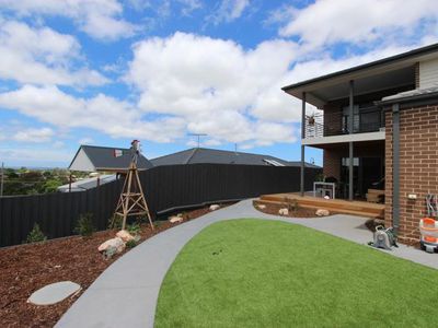 8 Lapin Grove, Wandana Heights