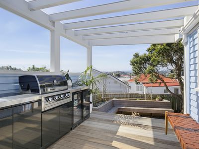 17 Freyberg Street, Lyall Bay