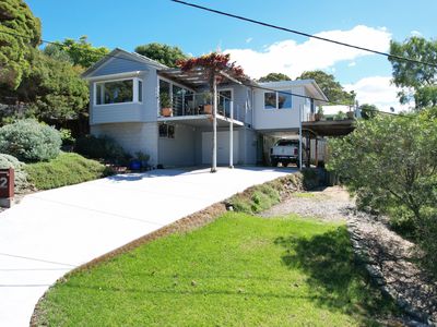 2 Hillcrest Avenue, North Narooma