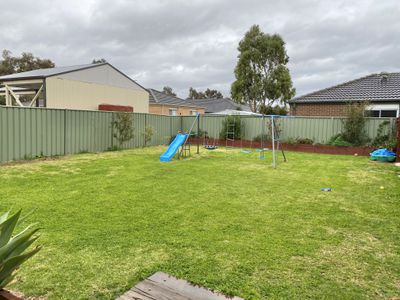 35 Manuka Grove, Wyndham Vale
