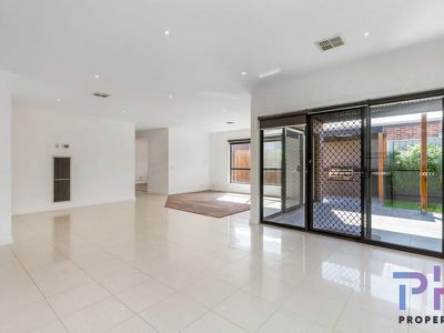 16 Bronze Drive, Kangaroo Flat