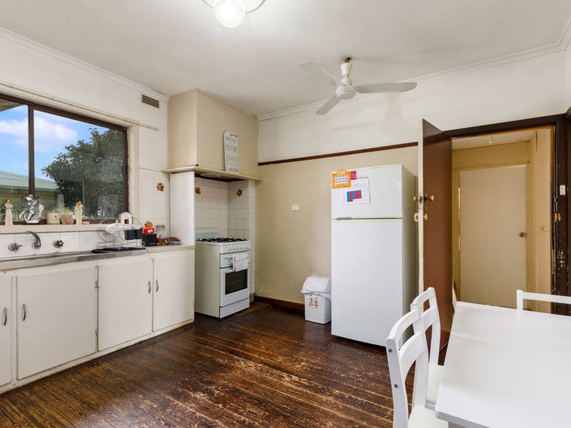 16 Heywood Cres, Seymour