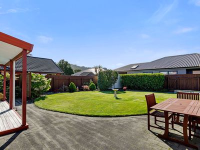 28 De Menech Grove, Avalon