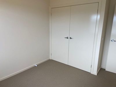 24 Gilfillan Circuit, Thornhill Park