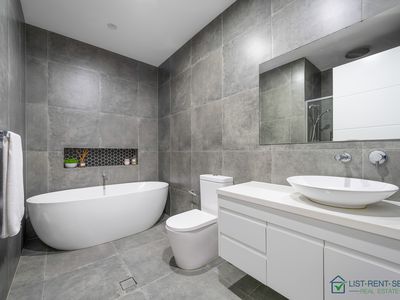 3 McNeill Circuit, Oran Park