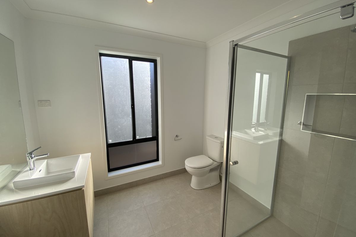 6 Peak Court, Mansfield