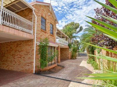 1 / 62 Varden Street, Piccadilly