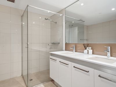 806 / 19 The Circus, Burswood