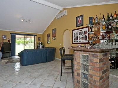 27 Bass Street Barellan Point, Karalee