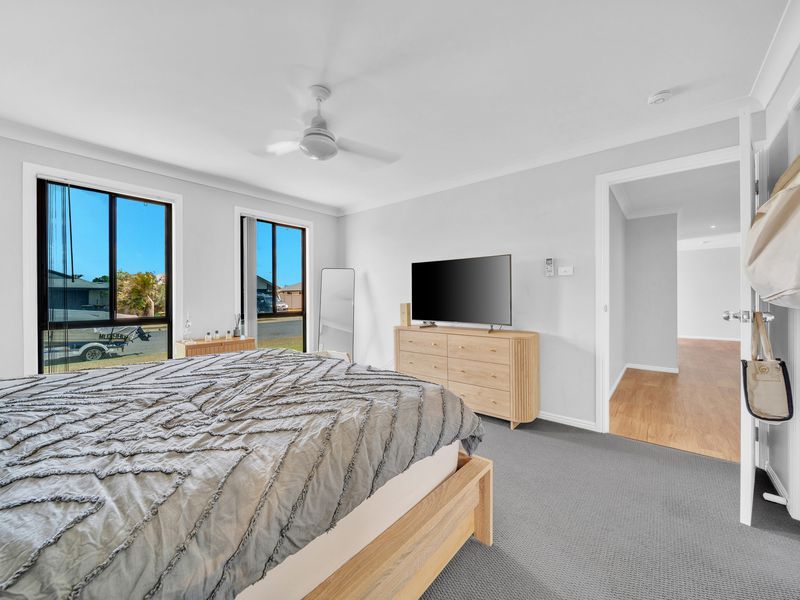 2 / 56 Lakeside Drive, Emerald