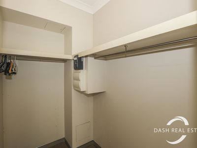 4 / 2 Walsh Loop, Joondalup