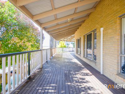 8 Dawson Court, Collingwood Park