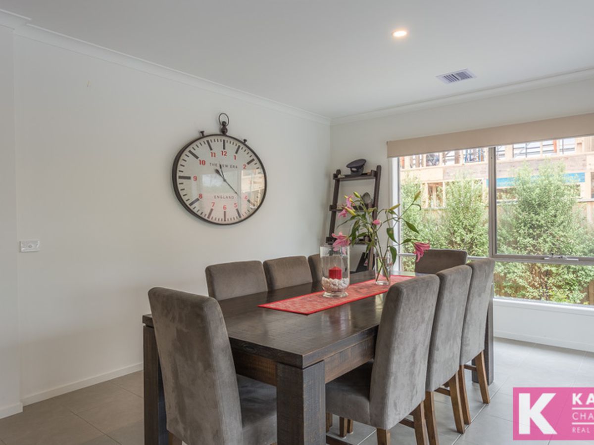 18 Flemington Rise, Officer Kaye Charles Real Estate