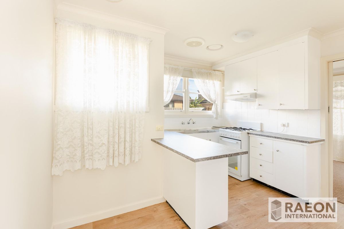 2/12 Pine Way, Doncaster East