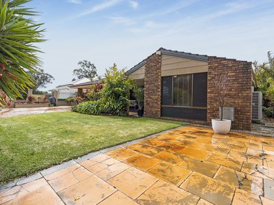 16 Nicholls Crescent, Bull Creek