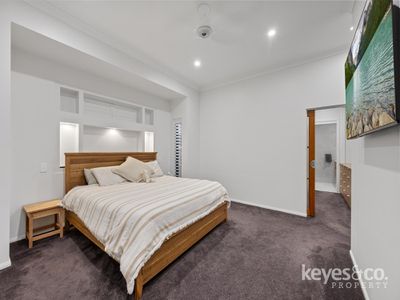 7 Yale Close, Douglas